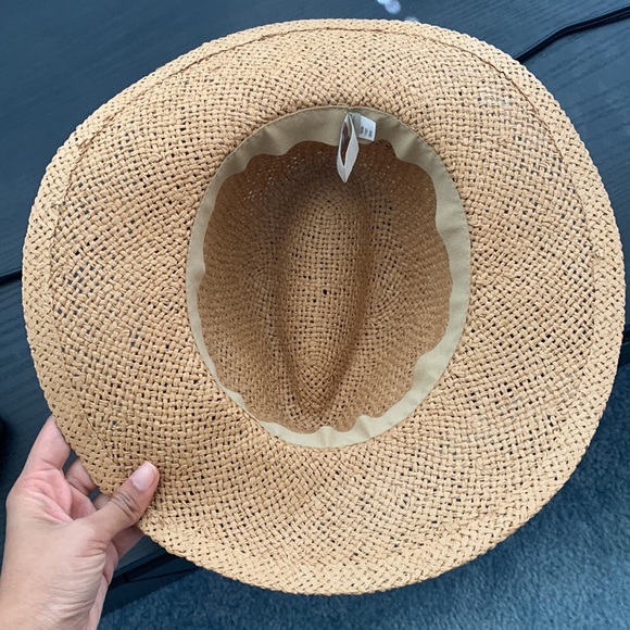 Straw hat with leopard bow - Picture 3 of 3